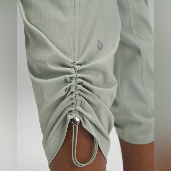 Lululemon Dance Studio Mid-Rise Cropped Pant woman’s 2 4 10 Color palm Court - Picture 2 of 7